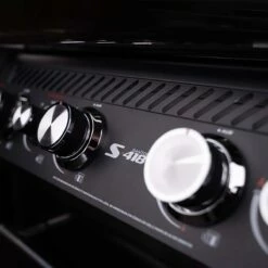 SANTOS S-418 All Black | Seiten- & Heckbrenner | Komplett Schwarz Inkl. Drehspieß, Rostheber & Silikonablage -Napoleon Verkaufs-Shop d081893a67e9b597daa09be6f8880a56