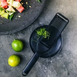 Microplane Black Sheep Reibe Fein 13 Microplane Black Sheep Reibe Fein -Napoleon Verkaufs-Shop microplane black sheep reibe fein a164849dd985645b29c44a1c2bf7788a