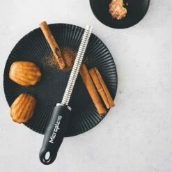 Microplane Premium Gewürzreibe Schwarz -Napoleon Verkaufs-Shop microplane premium gewuerzreibe schwarz 893c277512a7e06745b911029037cd87
