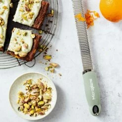 Microplane Premium Reibe / Zester, Salbei Grün -Napoleon Verkaufs-Shop microplane premium reibe zester salbei gruen d3dbe6a565979d43098d81dc05de9658