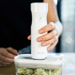 ZWILLING FRESH & SAVE Vakuumpumpe Mit Ladekappe, Weiß -Napoleon Verkaufs-Shop zwilling fresh save vakuumpumpe mit ladekappe weiss 8966688ca186f7350ae2eef7a5b8e30f